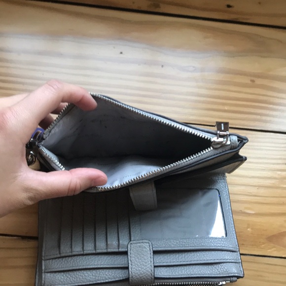 Michael Kors Wristlette / Wallet - Picture 7 of 7